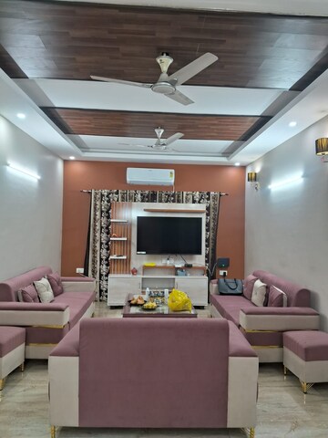 3 BHK Builder Floor For Rent in Canal Road