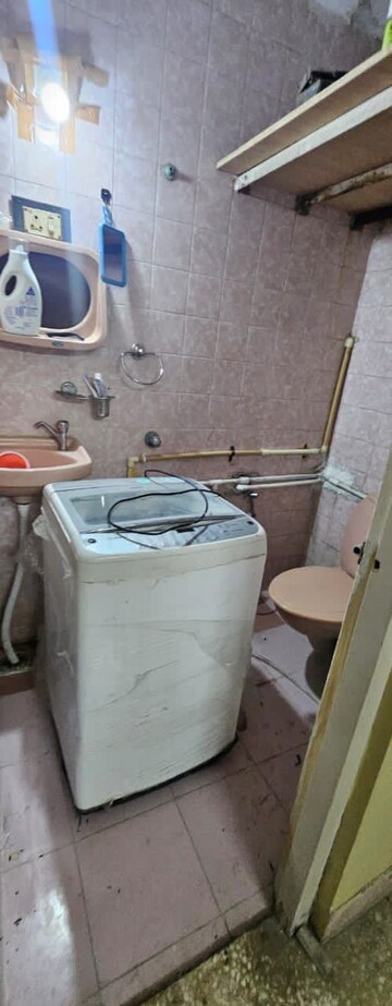Washroom in 2 BHK Apartment at Nehru Nagar – for Rent