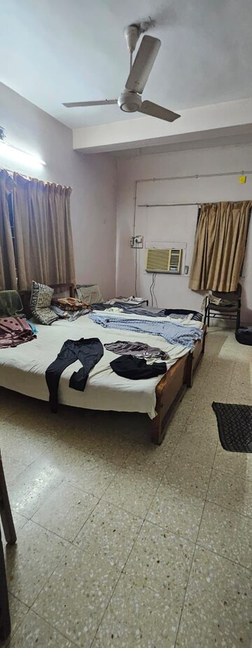 Bedroom in 2 BHK Apartment at Nehru Nagar – for Rent