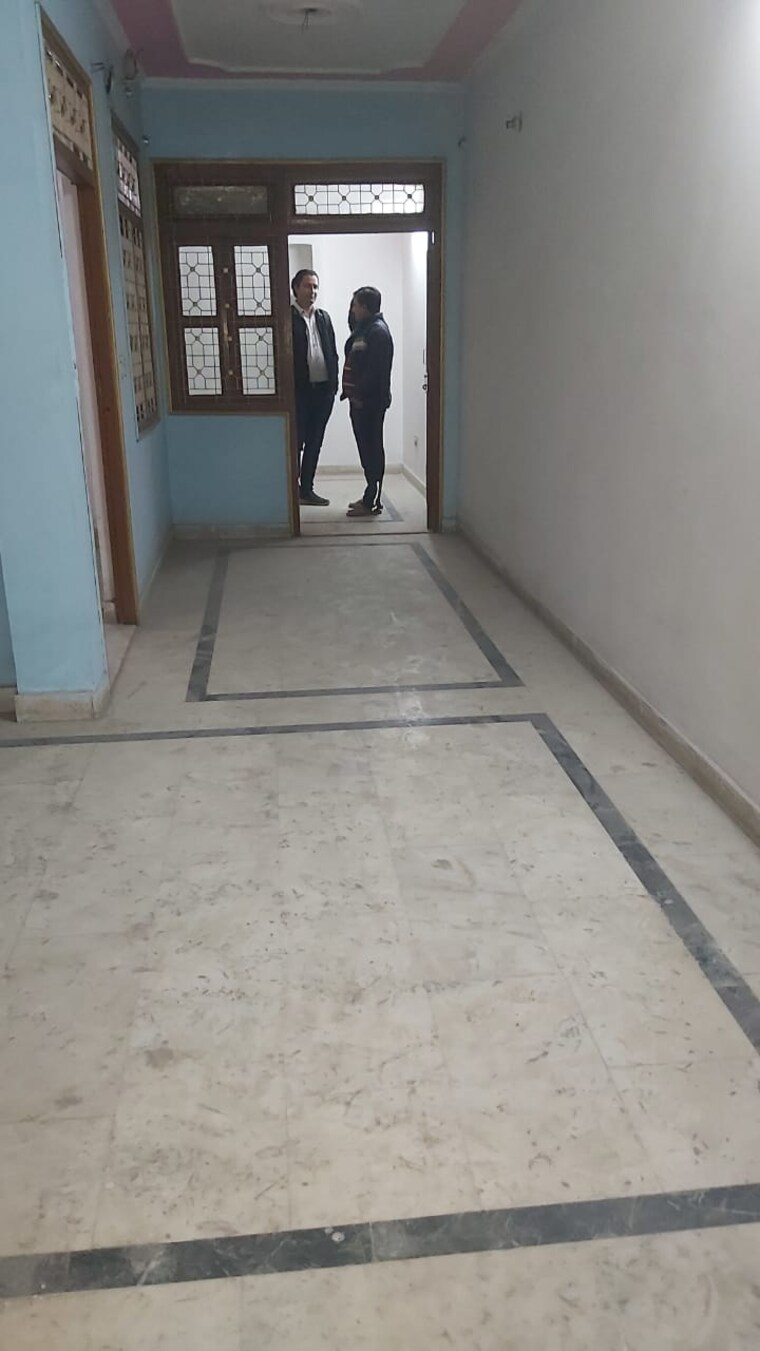 undefined, mayur vihar 3.5 Bedroom 950 Sq.Ft. Builder Floor In Mayur Vihar Delhi 9660909