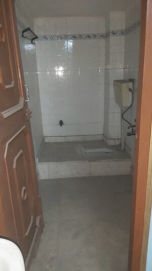 Bathroom in 3.5 BHK Builder Floor at Mayur Vihar – for Rent