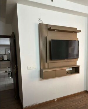 Furnished Amenities in 2 BHK Apartment at Gomti Nagar – for Rent