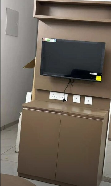 Furnished Amenities in 2 BHK Apartment at Gomti Nagar – for Rent