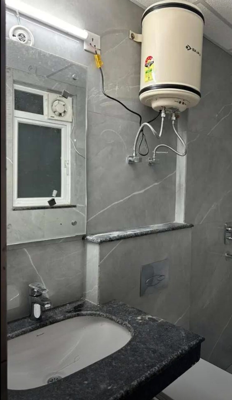 Bathroom, gomti nagar 2 Bedroom 1200 Sq.Ft. Apartment In Gomti Nagar Lucknow 9660926