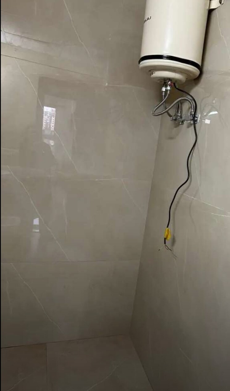 Bathroom, gomti nagar 2 Bedroom 1200 Sq.Ft. Apartment In Gomti Nagar Lucknow 9660926