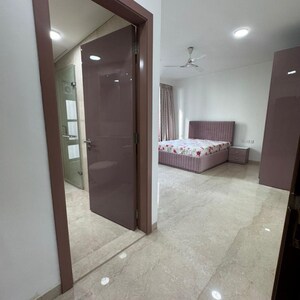 Room in 3 BHK Apartment at Oberoi Realty Esquire, Gokuldham Colony – for Rent