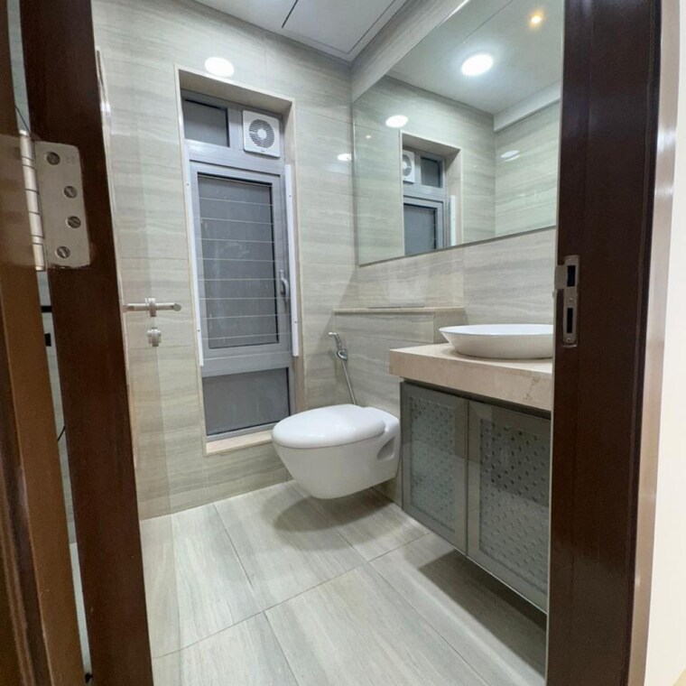 Bathroom, oberoi-realty-esquire 3 Bedroom 1366 Sq.Ft. Apartment In Gokuldham Colony Mumbai 9660919