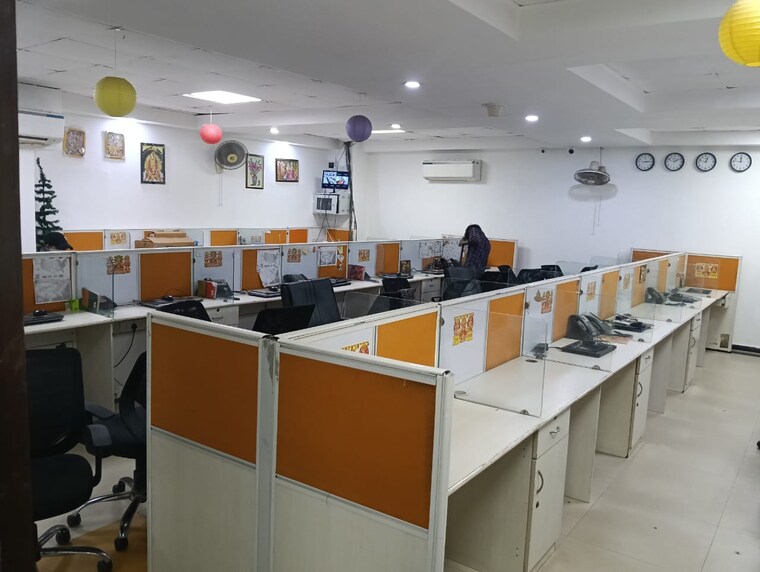 Team Area, sector 63 Commercial Office Space 700 Sq.Ft. In Sector 63 Noida 9660930