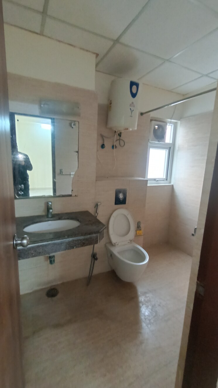 Bathroom, sunshine-helios 3 Bedroom 2050 Sq.Ft. Apartment In Sector 78 Noida 9660939