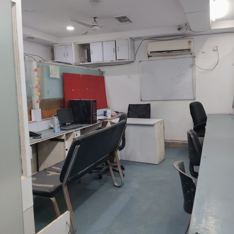 Team Area, lajpat nagar Commercial Office Space 1200 Sq.Ft. In Lajpat Nagar Delhi 9660948