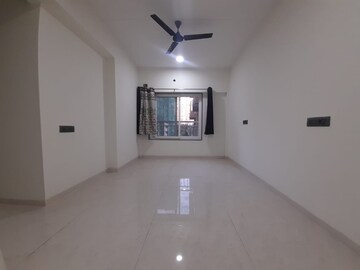 Room in 2 BHK Apartment at Goregaon West – for Rent