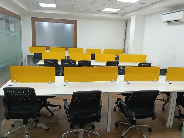 Team Area, sector 63 Commercial Office Space 1800 Sq.Ft. In Sector 63 Noida 9660968