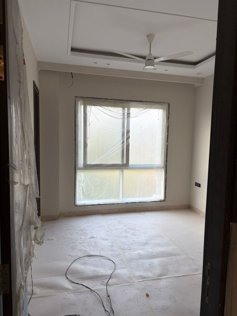 Room, nehru enclave 3 Bedroom 200 Sq.Yd. Builder Floor In Nehru Enclave Delhi 9660972