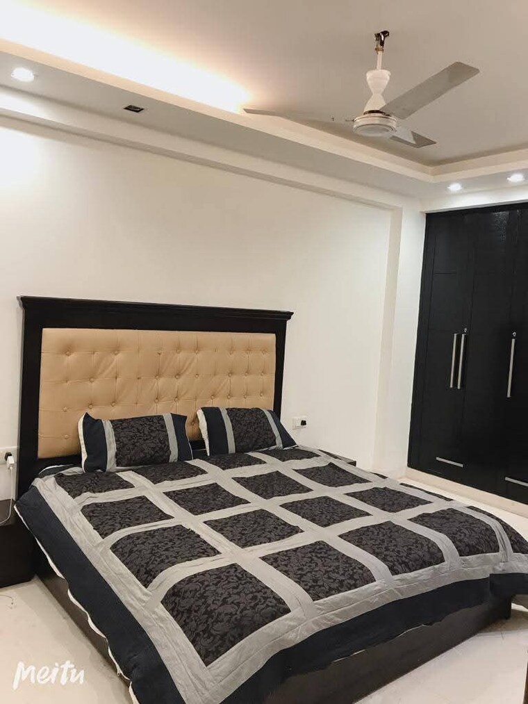Bedroom, greater kailash i 3 Bedroom 208 Sq.Ft. Builder Floor In Greater Kailash I Delhi 9660983