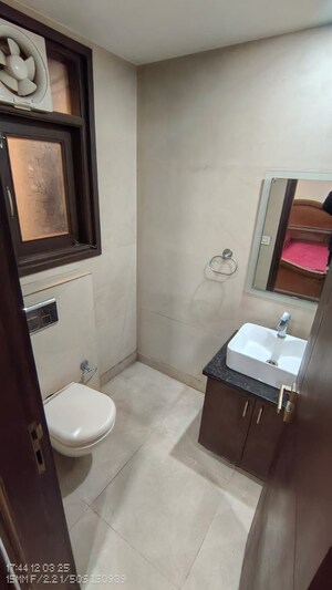 Master Bedroom in 2 BHK Builder Floor at Malviya Nagar – for Rent