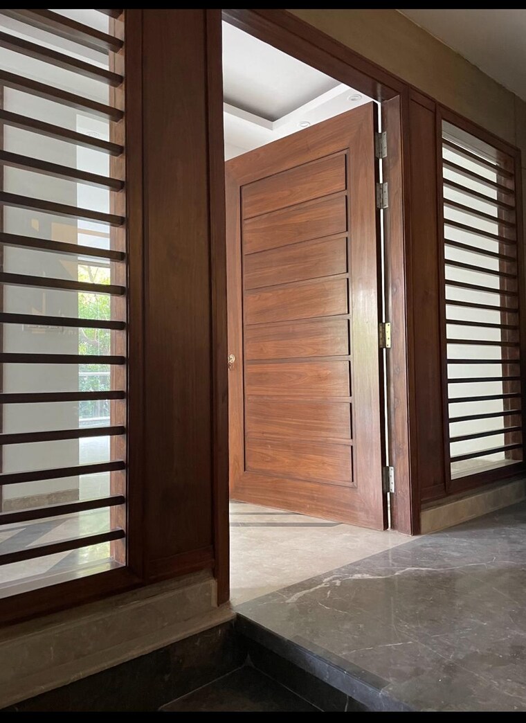 Room, greater kailash ii 4 Bedroom 700 Sq.Yd. Builder Floor In Greater Kailash ii Delhi 9660992