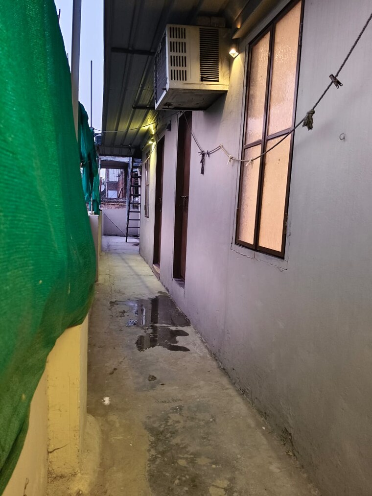 undefined, malviya nagar 1 RK 300 Sq.Ft. Builder Floor In Malviya Nagar Delhi 9660988