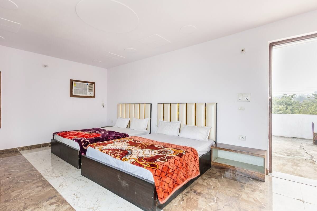 3.5 BHK Apartment For Rent in DLF The Crest