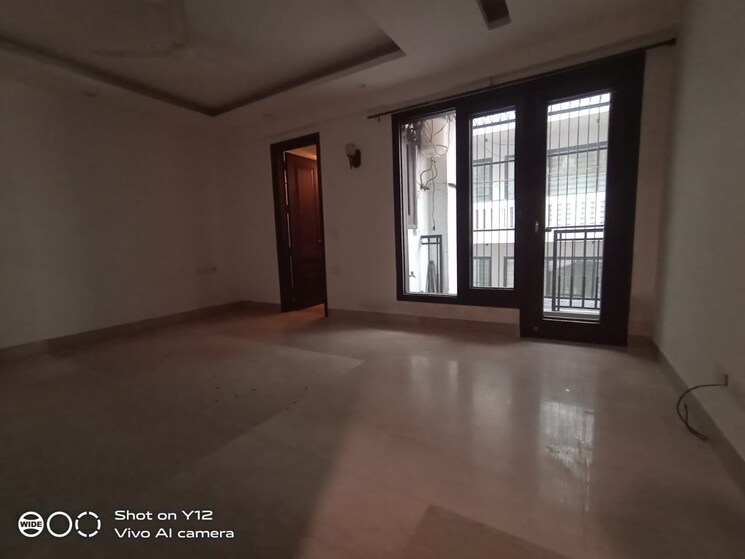 Room, greater kailash i 4 Bedroom 300 Sq.Yd. Builder Floor In Greater Kailash I Delhi 9661015