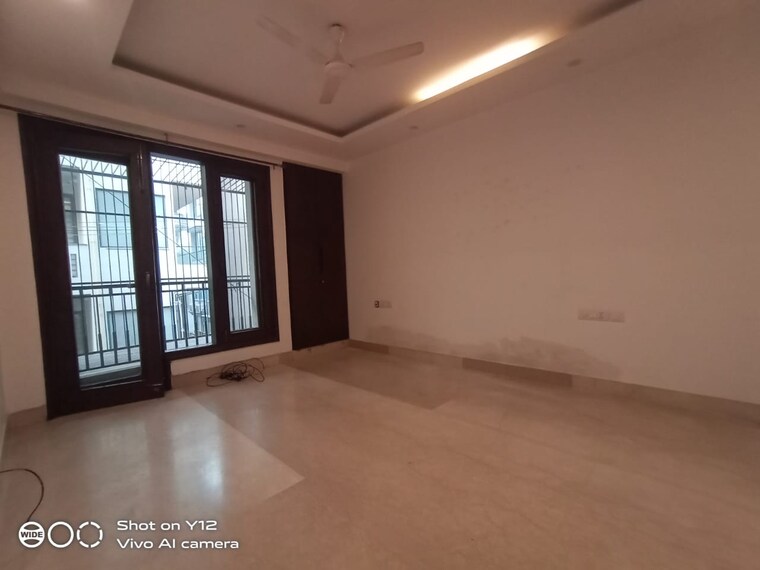 Room, greater kailash i 4 Bedroom 300 Sq.Yd. Builder Floor In Greater Kailash I Delhi 9661015