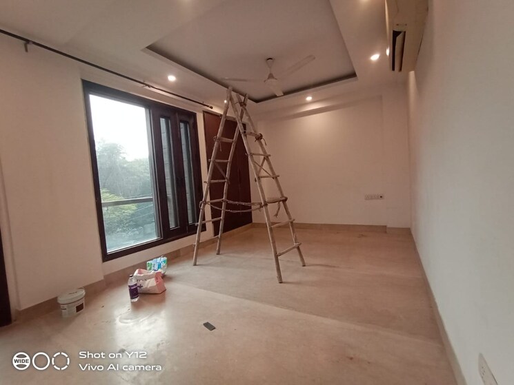 Room, greater kailash i 4 Bedroom 300 Sq.Yd. Builder Floor In Greater Kailash I Delhi 9661015