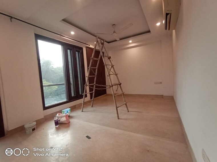 Room, greater kailash i 4 Bedroom 300 Sq.Yd. Builder Floor In Greater Kailash I Delhi 9661015