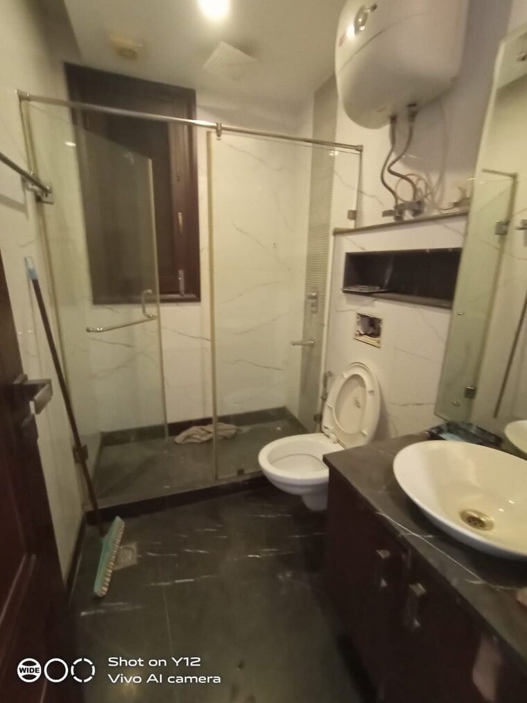 Bathroom, greater kailash i 4 Bedroom 300 Sq.Yd. Builder Floor In Greater Kailash I Delhi 9661015