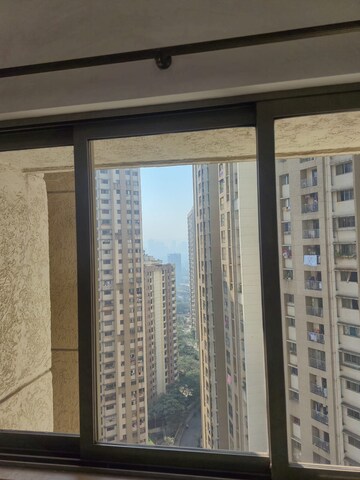 2.5 BHK Apartment For Rent in Lodha Splendora Platino, Ghodbunder Road