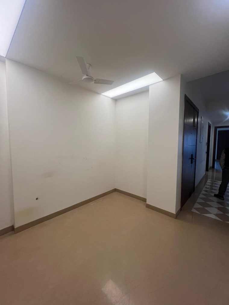 Room, kailash colony 4 Bedroom 300 Sq.Yd. Builder Floor In Kailash Colony Delhi 9661030
