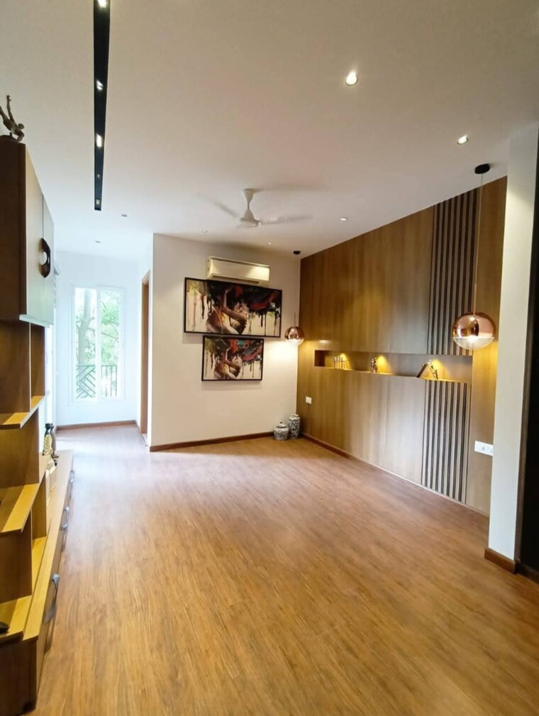 Bedroom, housing-board-colony-sector-17 1.5 Bedroom 980 Sq.Ft. Builder Floor In Sector 17a Gurgaon 9661038