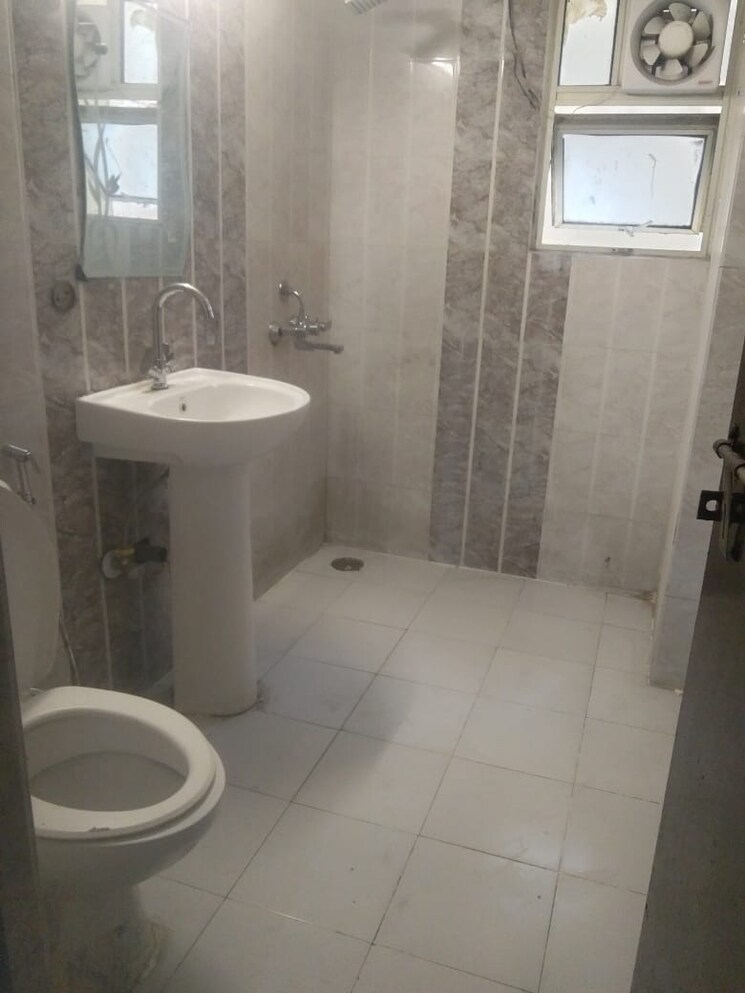 Bathroom, gardenia-gateway 3.5 Bedroom 1700 Sq.Ft. Apartment In Sector 75 Noida 9661058