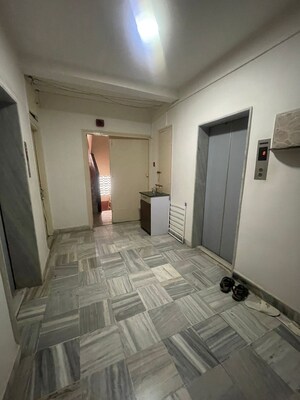 Bathroom in 3 BHK Apartment at Chinar Building, Wadala – for Rent