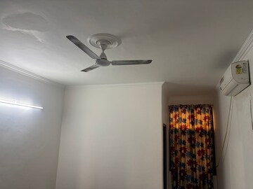 Furnished Amenities in 4 BHK Independent House at RWA Apartments Sector 40, Sector 40 – for Rent