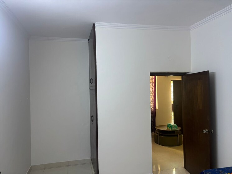 Room, rwa-apartments-sector-40 4 Bedroom 180 Sq.Mt. Independent House In Sector 40 Noida 9661066