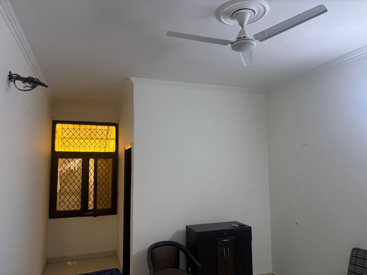 undefined, rwa-apartments-sector-40 4 Bedroom 180 Sq.Mt. Independent House In Sector 40 Noida 9661066