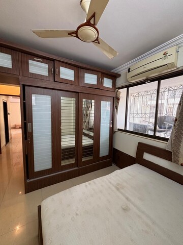 Room in 2 BHK Apartment at Blue Star Apartment, Andheri West – for Rent