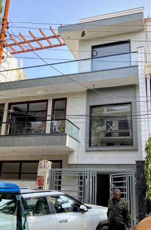 6 BHK Independent House For Sale in RWA Apartments Sector 41, Sector 41