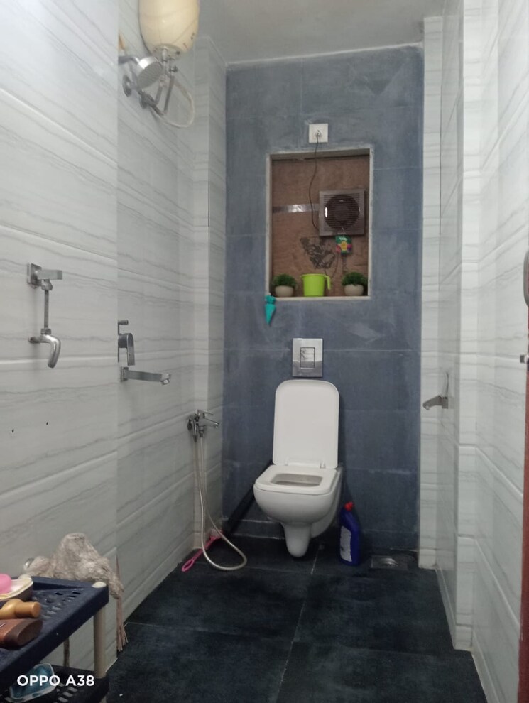 Bathroom, andheri west 1 Bedroom 500 Sq.Ft. Apartment In Andheri West Mumbai 9661103