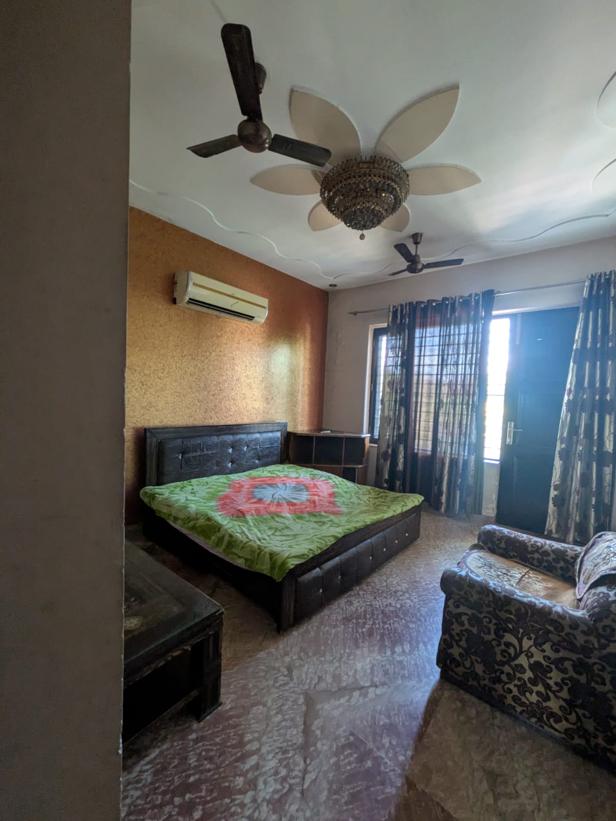3 BHK Builder Floor For Rent in Sector 23A
