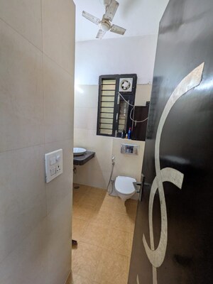 Furnished Amenities in 3 BHK Builder Floor at Sector 23a – for Rent