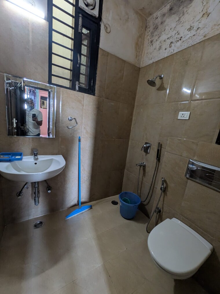 Bathroom, sector 23a 3 Bedroom 263 Sq.Ft. Builder Floor In Sector 23a Gurgaon 9661096