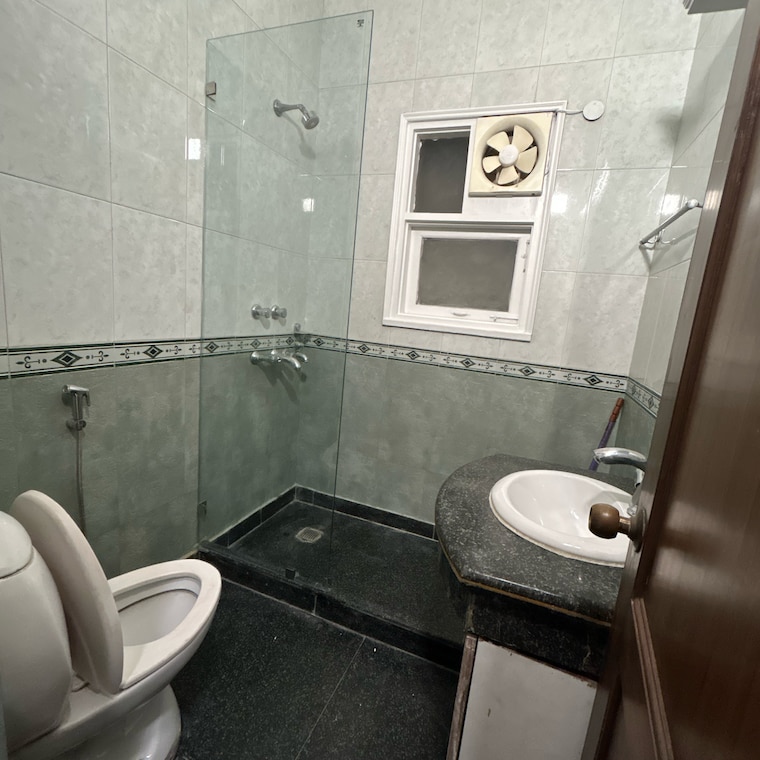 Bathroom, defence colony 3 Bedroom 1800 Sq.Ft. Builder Floor In Defence Colony Delhi 9661099
