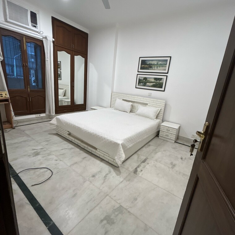 Balcony, defence colony 3 Bedroom 1800 Sq.Ft. Builder Floor In Defence Colony Delhi 9661099