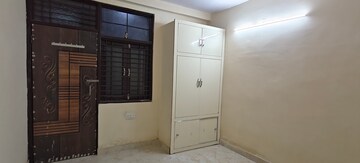 Room in 1 BHK Builder Floor at Mayur Vihar Phase 1 – for Rent
