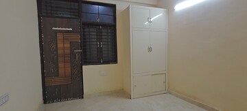 Room in 1 BHK Builder Floor at Mayur Vihar Phase 1 – for Rent