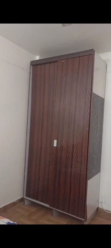 Furnished Amenities in 3 BHK Apartment at KLJ Greens, Sector 77 – for Rent
