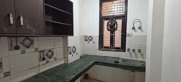 Room in 1 BHK Builder Floor at Mayur Vihar Phase 1 – for Rent