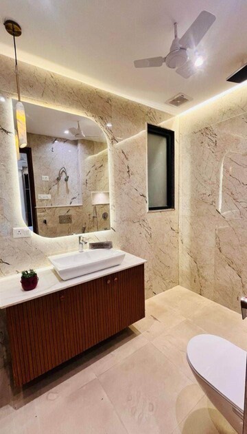 Kitchen in 2 BHK Apartment at DLF Oakwood Estate, Dlf Phase ii – for Rent