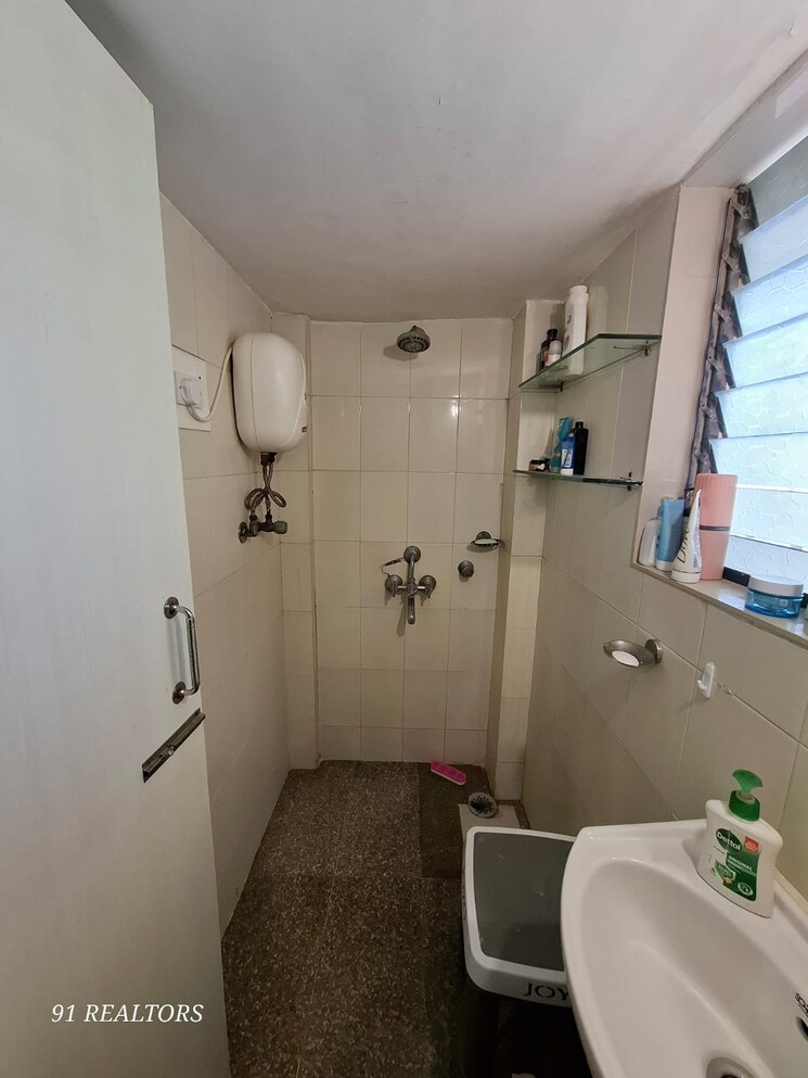 Bathroom, andheri west 1 Bedroom 510 Sq.Ft. Apartment In Andheri West Mumbai 9661132