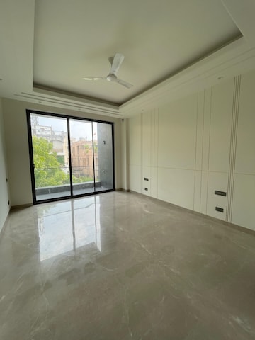 Room in 6+ BHK Independent House at Barakhamba Road – for Sale